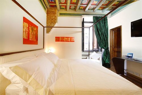 Bed and breakfast Residenza Torre Colonna 4*